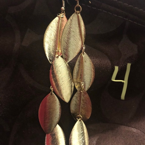 Statement earrings - Picture 10 of 13